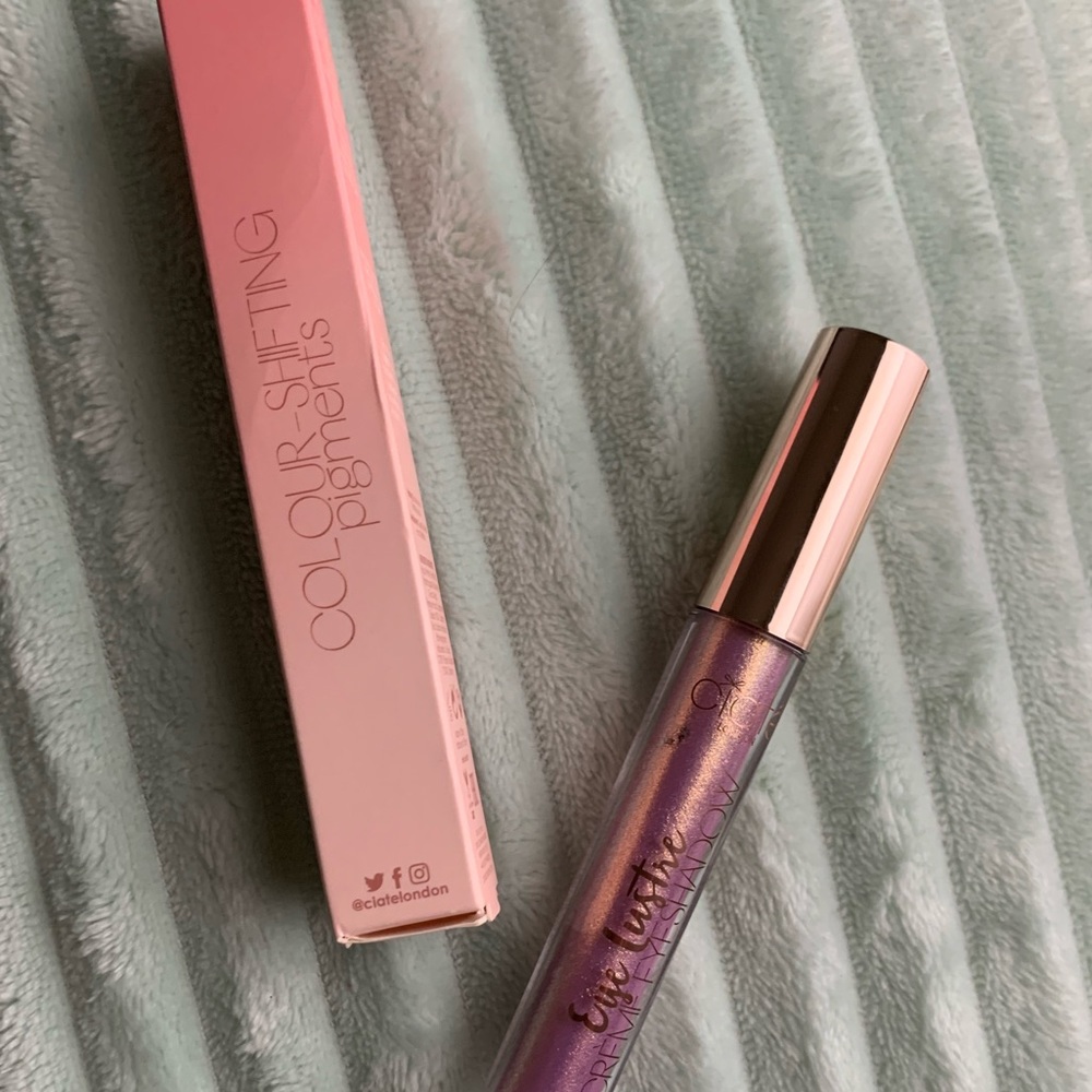 Ciate London eye lustre creme eyeshadow.